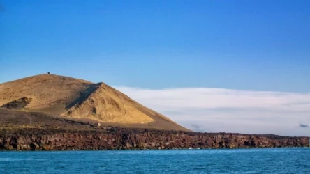 Wyspa Surtsey jest całkowicie niezamieszkana i pozostaje jednym z najbardziej niedostępnych miejsc na świecie