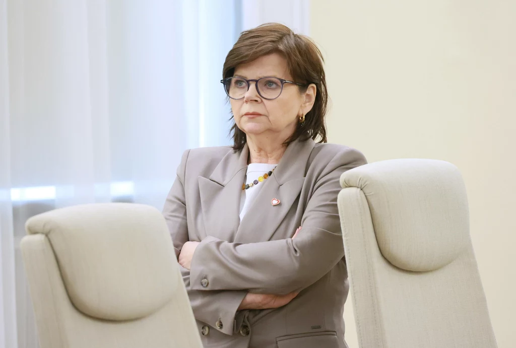 Pielęgniarki i położne wystosowały apel do minister zdrowia Izabeli Leszczyny Pielęgniarki i położne wystosowały apel do minister zdrowia Izabeli Leszczyny