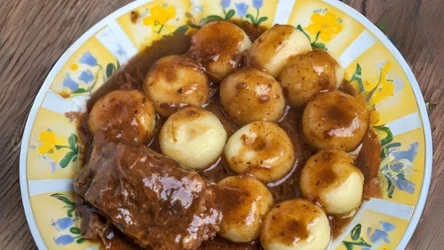 Kluski śląskie najlepiej podać w towarzystwie apetycznych zrazów