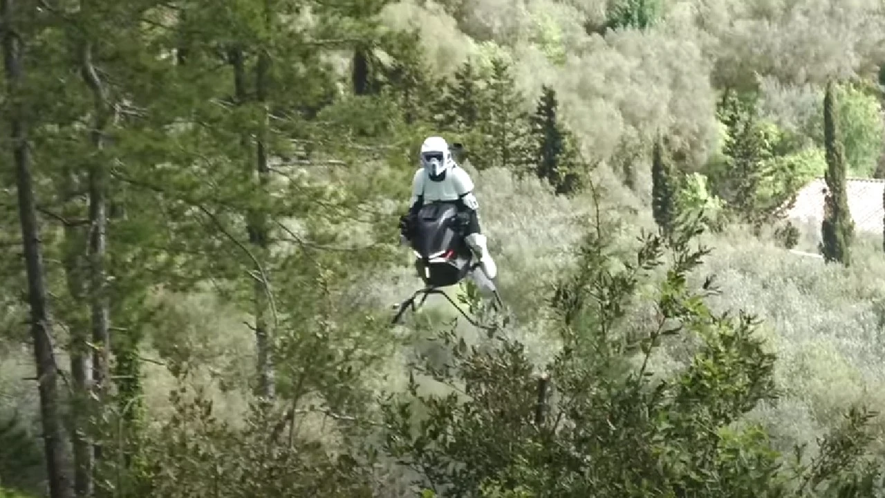 To nie jest CGI. Polak zbudował latający motocykl jak z „Star Wars”! To nie jest CGI. Polak zbudował latający motocykl jak z „Star Wars”!