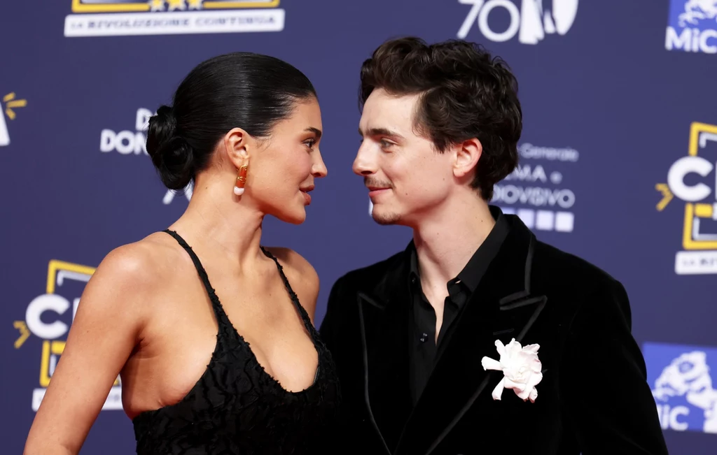 Timothée Chalamet i Kylie Jenner zaskoczyli wspólnym wyjściem Timothée Chalamet i Kylie Jenner zaskoczyli wspólnym wyjściem