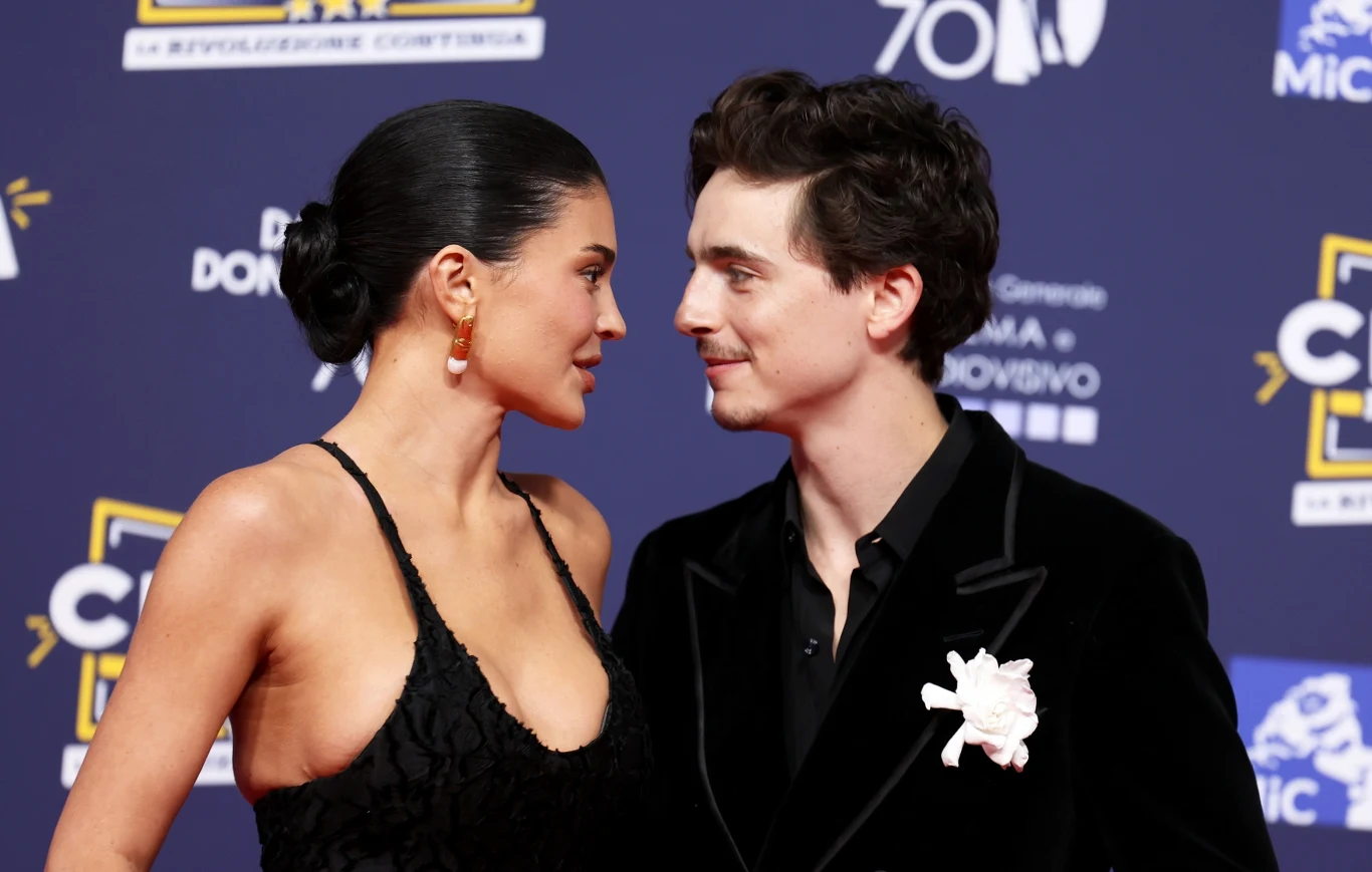 Timothée Chalamet i Kylie Jenner zaskoczyli wspólnym wyjściem Timothée Chalamet i Kylie Jenner zaskoczyli wspólnym wyjściem