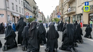 Kto utrzymuje zakonnice? Była zakonnica powiedziała jak jest