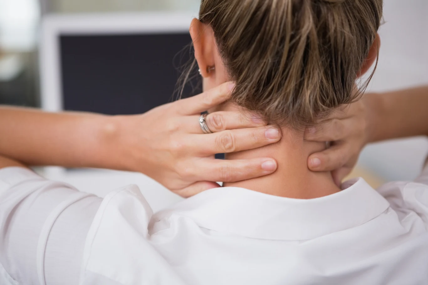 Bóle spowodowane nadciśnieniem tętniczym często lokalizowane są w obrębie szyi i potylicy. Mają charakter pulsujący lub ściskający