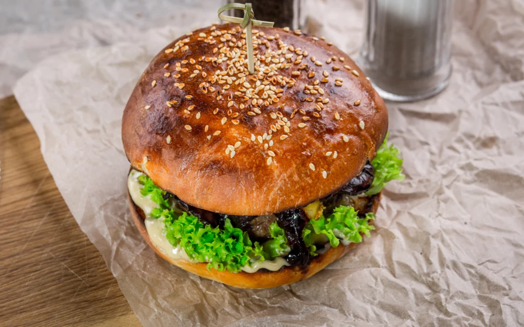 Soczysty burger