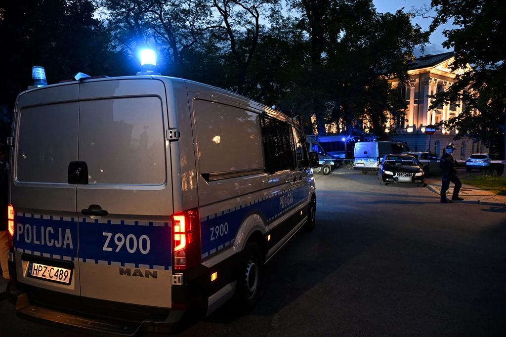 Zabójstwo na kampusie Uniwersytetu Warszawskiego. Prokuratura stawia zarzuty Zabójstwo na kampusie Uniwersytetu Warszawskiego. Prokuratura stawia zarzuty