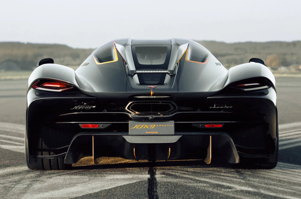 Koenigsegg Jesko rozpędza się do 360 km/h w 13 sekund. To nie science fiction Koenigsegg Jesko rozpędza się do 360 km/h w 13 sekund. To nie science fiction