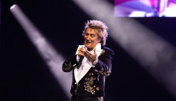 Rod Stewart zasłabł podczas koncertu. "Show musi trwać dalej"