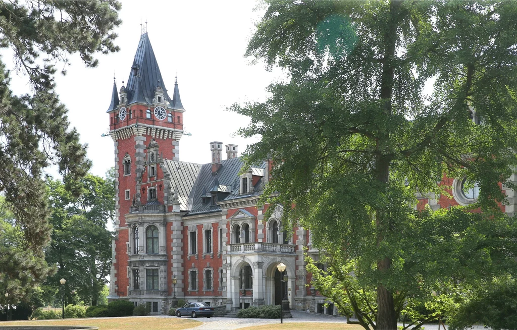 Zespół pałacowo-parkowy w Pławniowicach w gm. Rudziniec na Śląsku Zespół pałacowo-parkowy w Pławniowicach w gm. Rudziniec na Śląsku