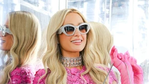 Paris Hilton w różowej, oryginalnej kreacji. Jak w latach 00.? 