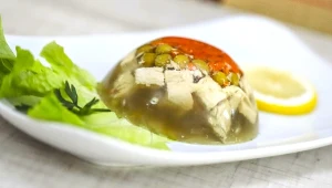 Jak zrobić pyszną galaretę z nóżek i golonki, ale bez dodatku żelatyny?