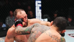 Mateusz Rębecki (z lewej) nabrał wiele pokory w klatce MMA. Dowiedział się, że nie jest nieśmiertelny