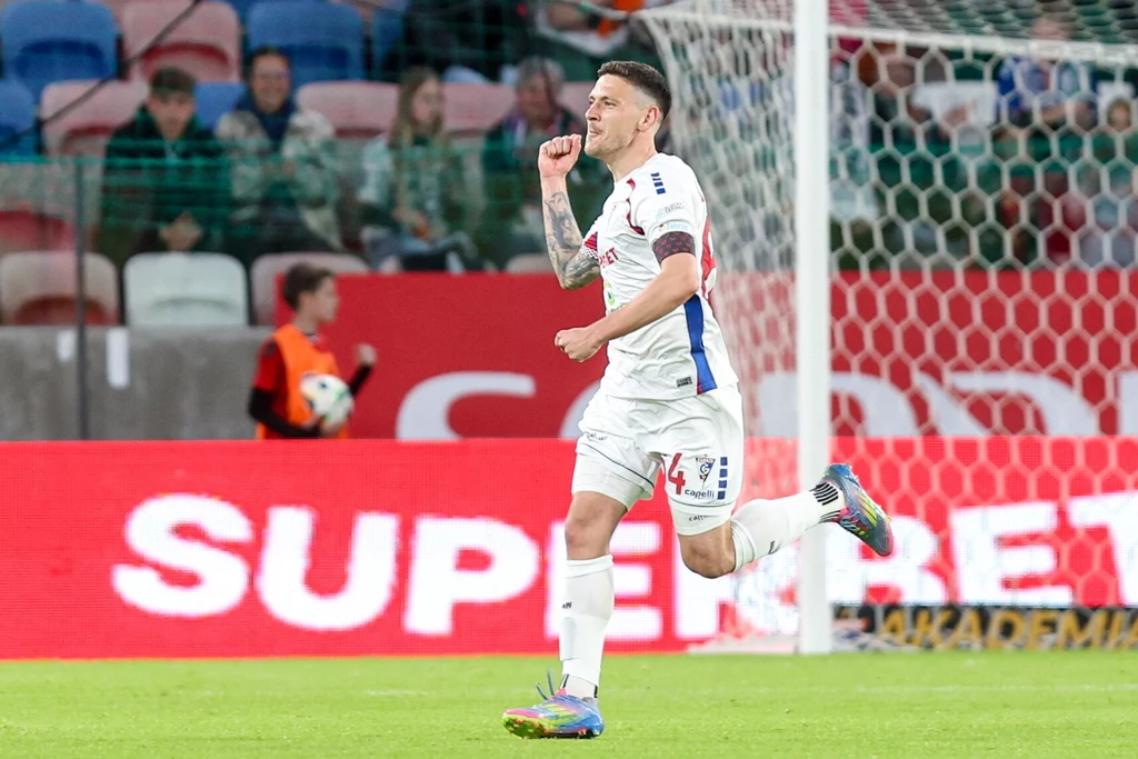 Przed momentem Erik Janża otworzył wynik spotkania. Do przerwy Górnik prowadził 1:0 Przed momentem Erik Janża otworzył wynik spotkania. Do przerwy Górnik prowadził 1:0