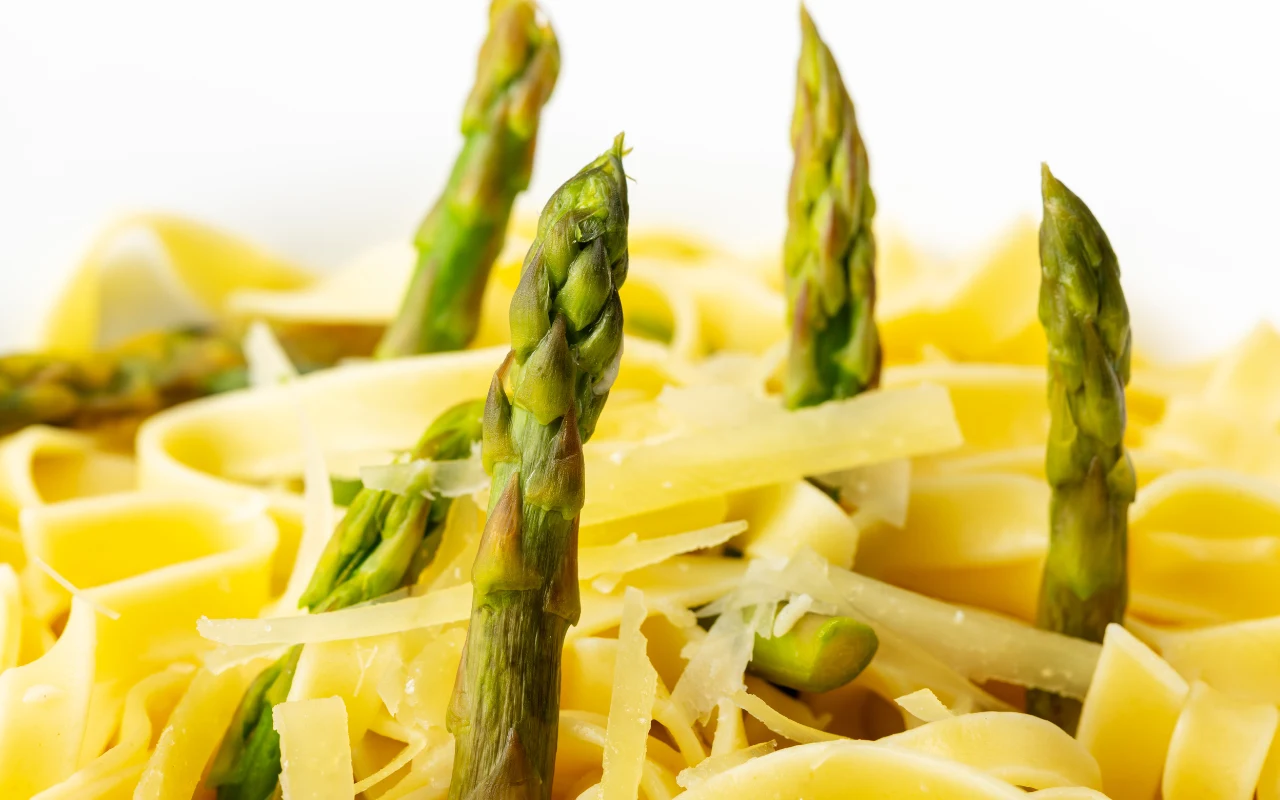 Tagliatelle ze szparagami