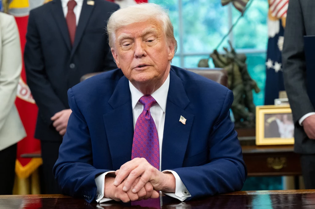 Donald Trump uruchamia programu "autodeportacji" dla nielegalnych migrantów Donald Trump uruchamia programu "autodeportacji" dla nielegalnych migrantów