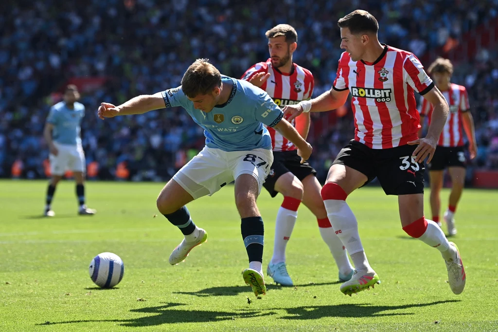 Jan Bednarek w meczu z Manchesterem City Jan Bednarek w meczu z Manchesterem City