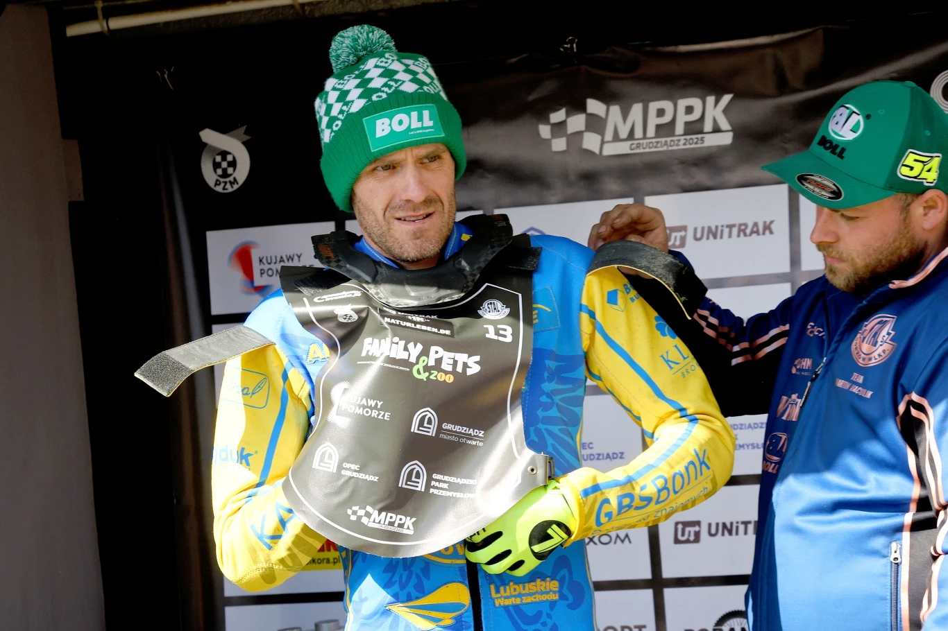 Martin Vaculik szykuje się do startu. Zafrasowana mina, bo nie wszystko układa się po jego myśli. Martin Vaculik szykuje się do startu. Zafrasowana mina, bo nie wszystko układa się po jego myśli.