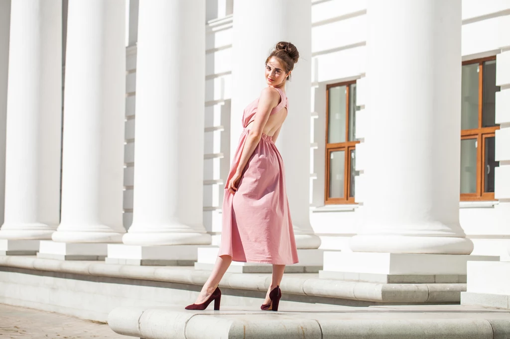 Wybierają buty na wesele warto pamiętać, że mają być eleganckie, ale też wygodnie. Wybierają buty na wesele warto pamiętać, że mają być eleganckie, ale też wygodnie.