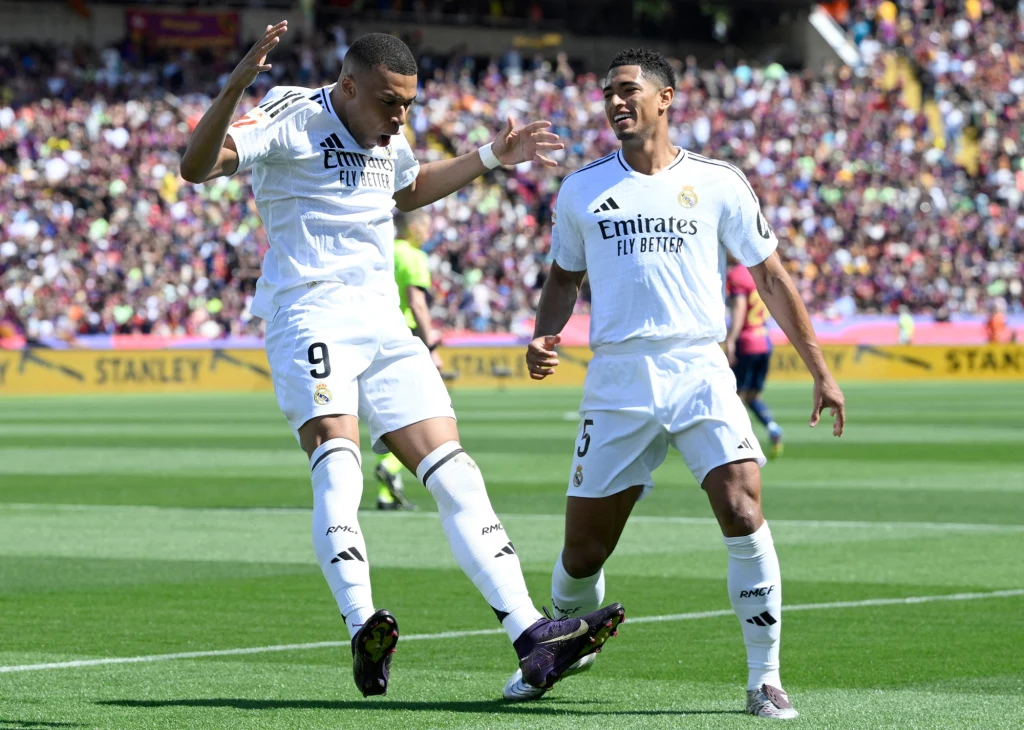 Po drugiej bramce Kylian Mbappe (nr 9) miał prawo wierzyć, że właśnie zapracował na miano bohatera El Clasico Po drugiej bramce Kylian Mbappe (nr 9) miał prawo wierzyć, że właśnie zapracował na miano bohatera El Clasico