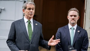 USA i Chiny zdecydowały o wzajemnym obniżeniu ceł na okres 90 dni. Na zdj. amerykański sekretarz skarbu Scott Bessent i przedstawiciel USA ds. handlu Jamieson Greer informują o efektach amerykańsko-chińskich rozmów w Genewie