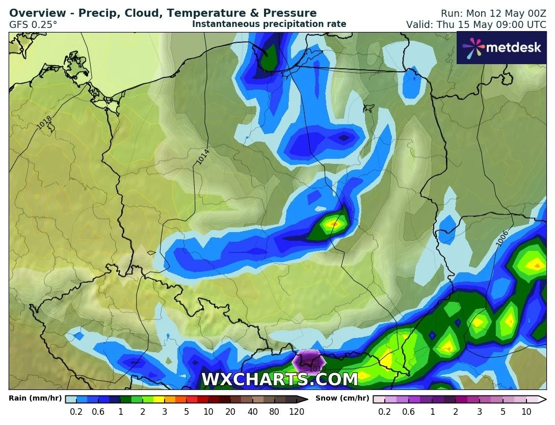 Mapa meteorologiczna regionu z zaznaczonymi obszarami opadów i strumieniami powietrza. Widoczne kolory oznaczają intensywność opadu oraz temperatury, a także prognozy dotyczące szczegółowych warunków pogodowych.