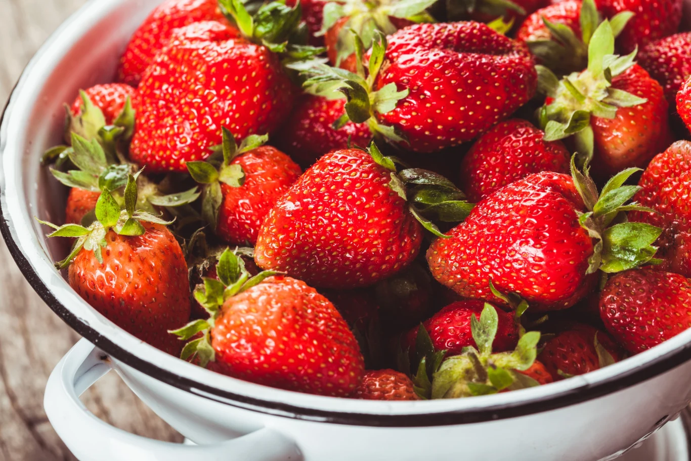 Jak zachować świeżość truskawek na dużej? Unikaj tego popularnego błędu. Jak zachować świeżość truskawek na dużej? Unikaj tego popularnego błędu.