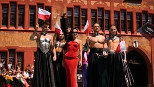 Steczkowska skupiła na sobie uwagę. Polka pojawiła się w czerwonej sukni