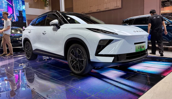 Nowa Omoda 5: Hybrydowy SUV z Chin, który może namieszać w segmencie