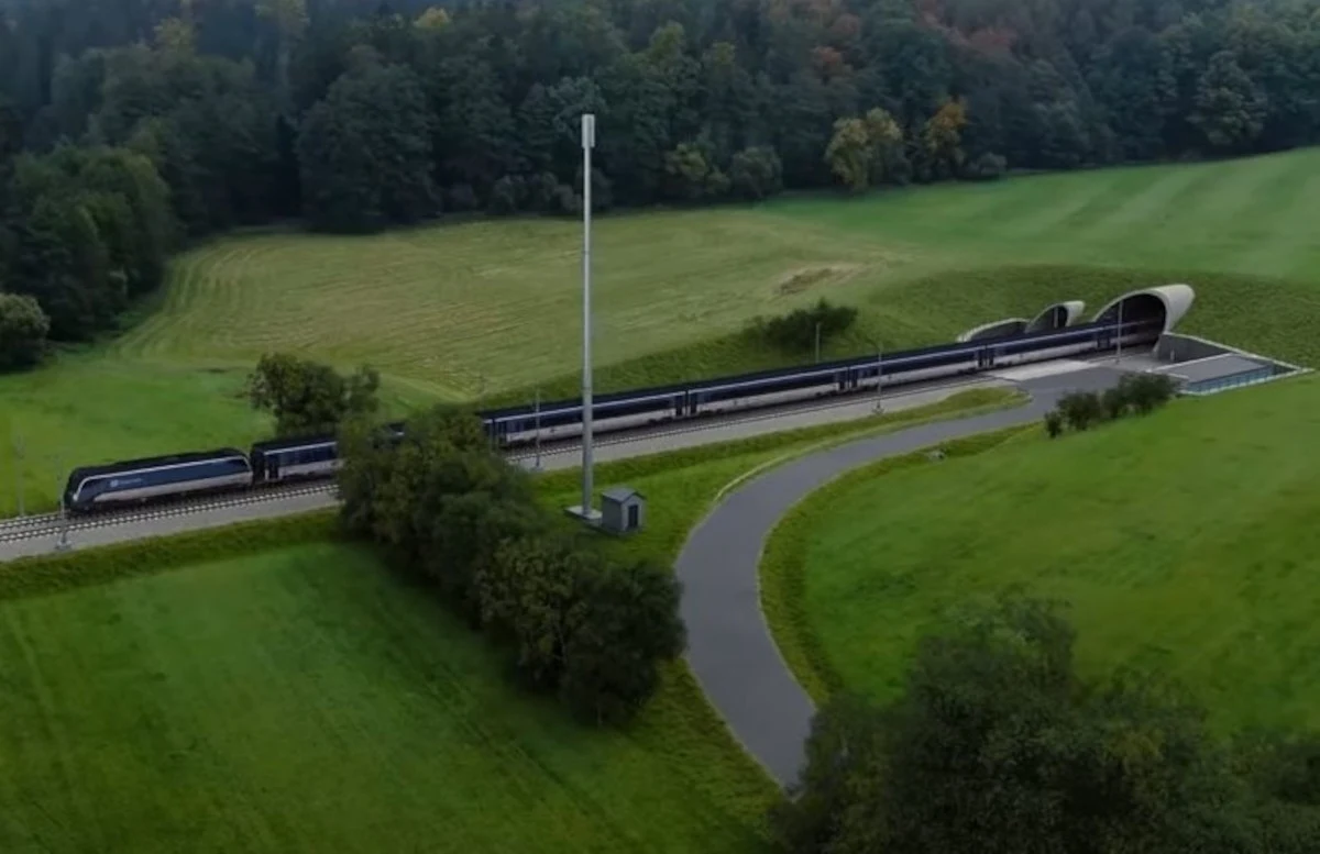 Najdłuższy tunel kolejowy w Czechach. Dłuższy niż jakikolwiek w Polsce. Najdłuższy tunel kolejowy w Czechach. Dłuższy niż jakikolwiek w Polsce.