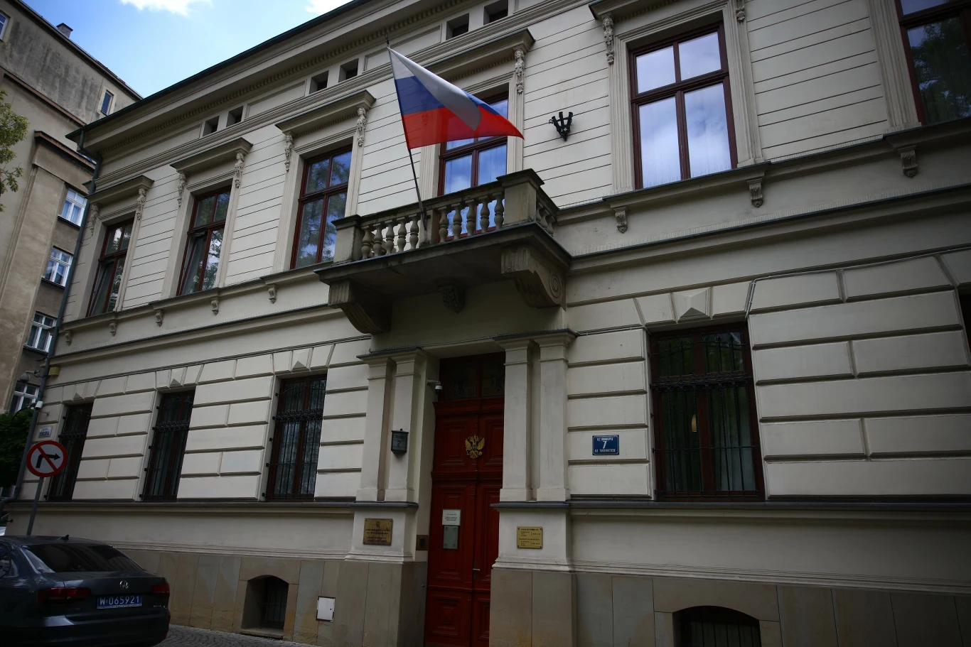 Rosyjski konsulat w Krakowie zamknięty. Rosja oskarża Polskę o "niszczenie relacji" Rosyjski konsulat w Krakowie zamknięty. Rosja oskarża Polskę o "niszczenie relacji"