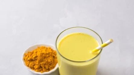 Kefir z kurkumą - dlaczego warto go pić?