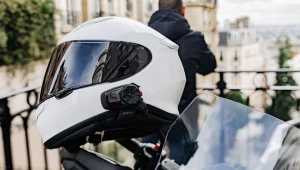 Jaki mandat grozi za jazdę bez kasku w 2026 r.?