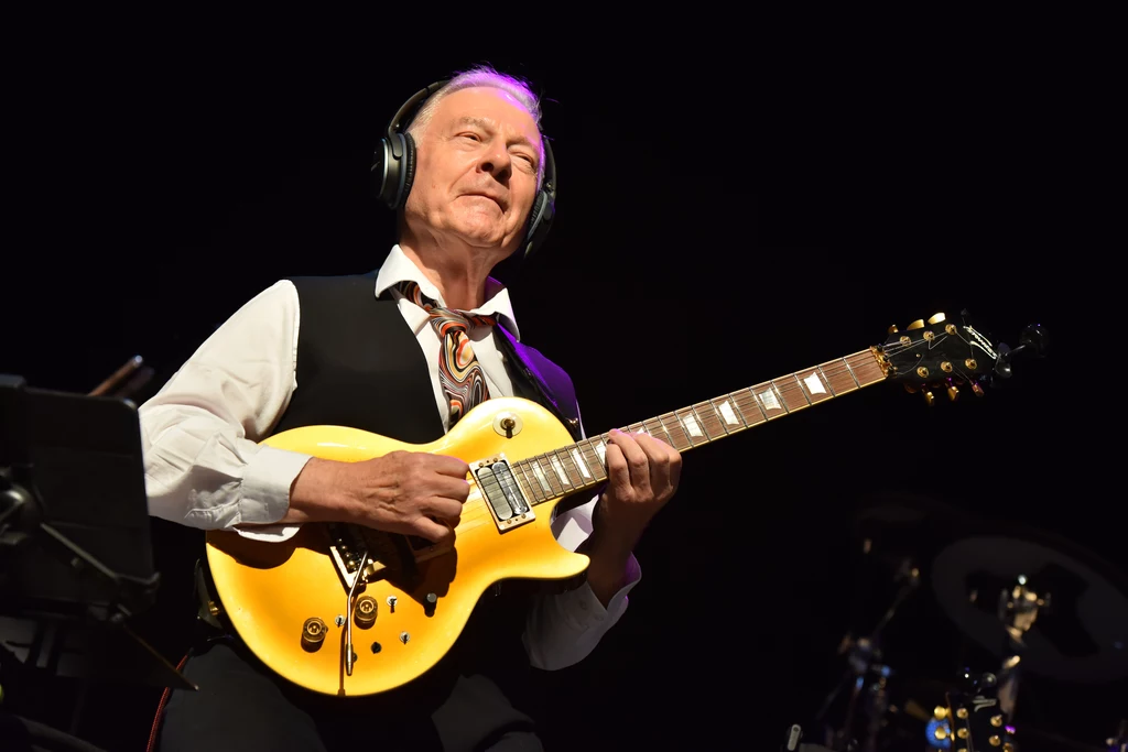 Robert Fripp, gitarzysta King Crimson, opowiedział o tym, jak przeszedł zawał serca Robert Fripp, gitarzysta King Crimson, opowiedział o tym, jak przeszedł zawał serca