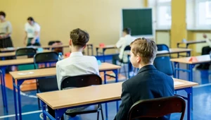 Egzamin ósmoklasisty 2025 wystartował. Na początek język polski