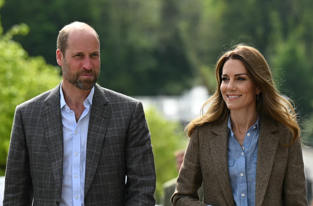 TOBERMORY, SCOTLAND - APRIL 29: Prince William, Prince of Wales and Catherine, Princess of Wales arrive to visit Aros Hall, a local community hub on April 29, 2025 in Tobermory, Scotland. The Prince and Princess of Wales are on a two-day visit to the Isle TOBERMORY, SCOTLAND - APRIL 29: Prince William, Prince of Wales and Catherine, Princess of Wales arrive to visit Aros Hall, a local community hub on April 29, 2025 in Tobermory, Scotland. The Prince and Princess of Wales are on a two-day visit to the Isle