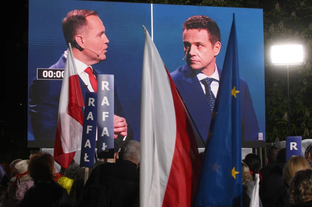 Karol Nawrocki oraz Rafał Trzaskowski na debacie prezydenckiej w TVP Karol Nawrocki oraz Rafał Trzaskowski na debacie prezydenckiej w TVP