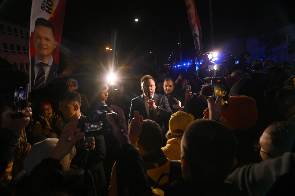 Szymon Hołownia nakręca się występami. Mógłby perorować do rana