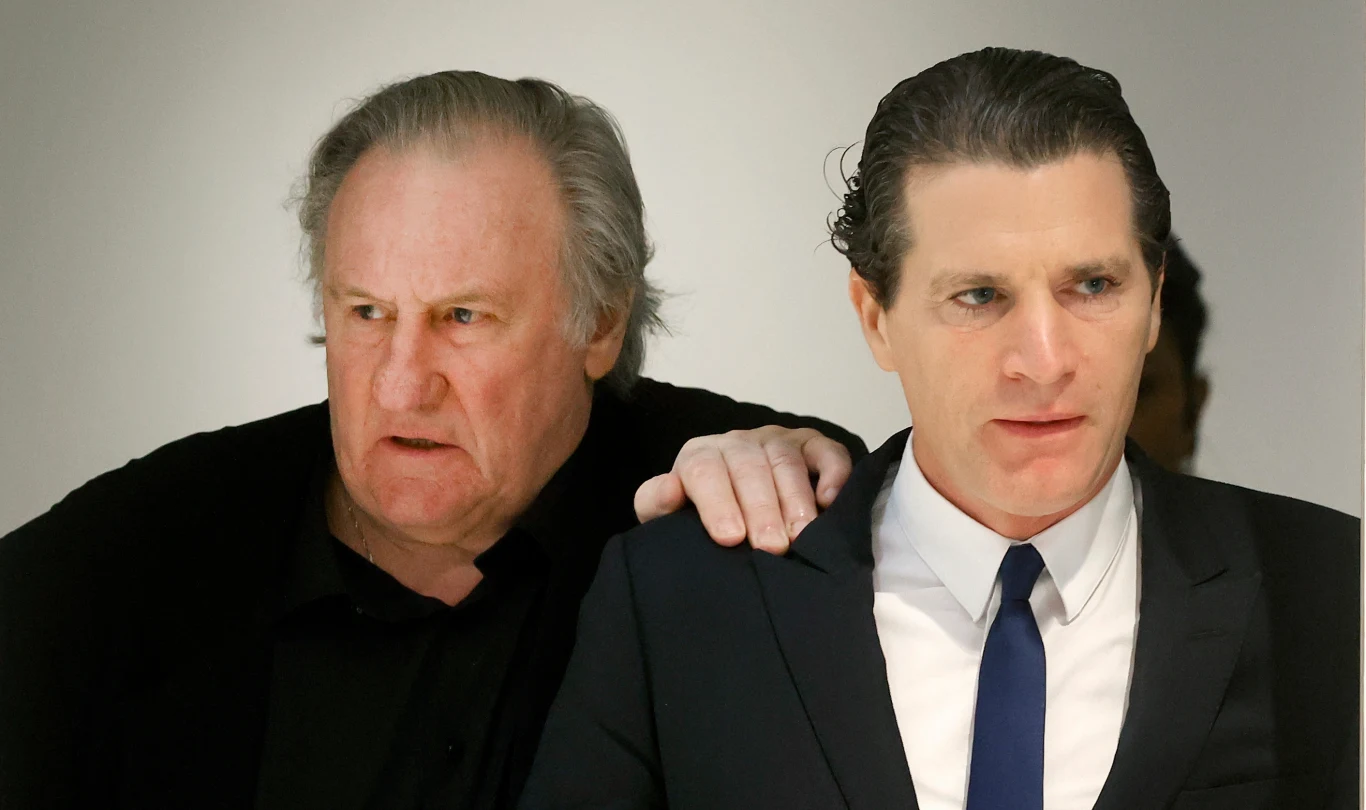 Gerard Depardieu i jego prawnik Jeremie Assous 25 marca 2025 roku Gerard Depardieu i jego prawnik Jeremie Assous 25 marca 2025 roku