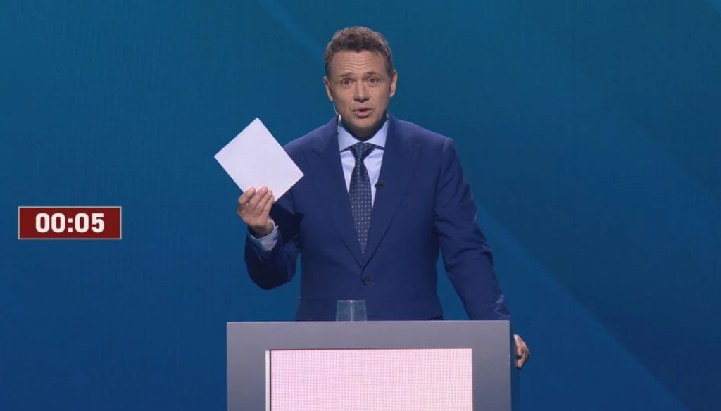 Znamy zawartość koperty, którą Rafał Trzaskowski wręczył Karolowi Nawrockiemu Znamy zawartość koperty, którą Rafał Trzaskowski wręczył Karolowi Nawrockiemu