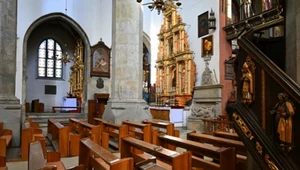 Najpopularniejsze modlitwy maryjne. Katolicy często po nie sięgają 