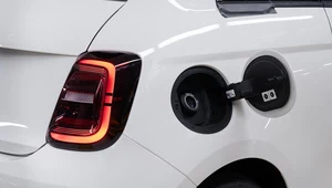 Silnik spalinowy do elektryka. Fiat naprawdę to zrobił