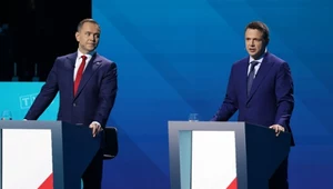 Karol Nawrocki i Rafał Trzaskowski podczas debaty prezydenckiej TVP przed pierwszą turą wyborów prezydenckich 2025