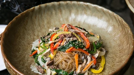 Makaron z batatów to składnik wielu potraw azjatyckich.