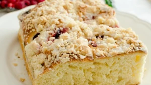 Ciasto drożdżowe wysycha? Dodaj ten składnik, nie będzie problemu