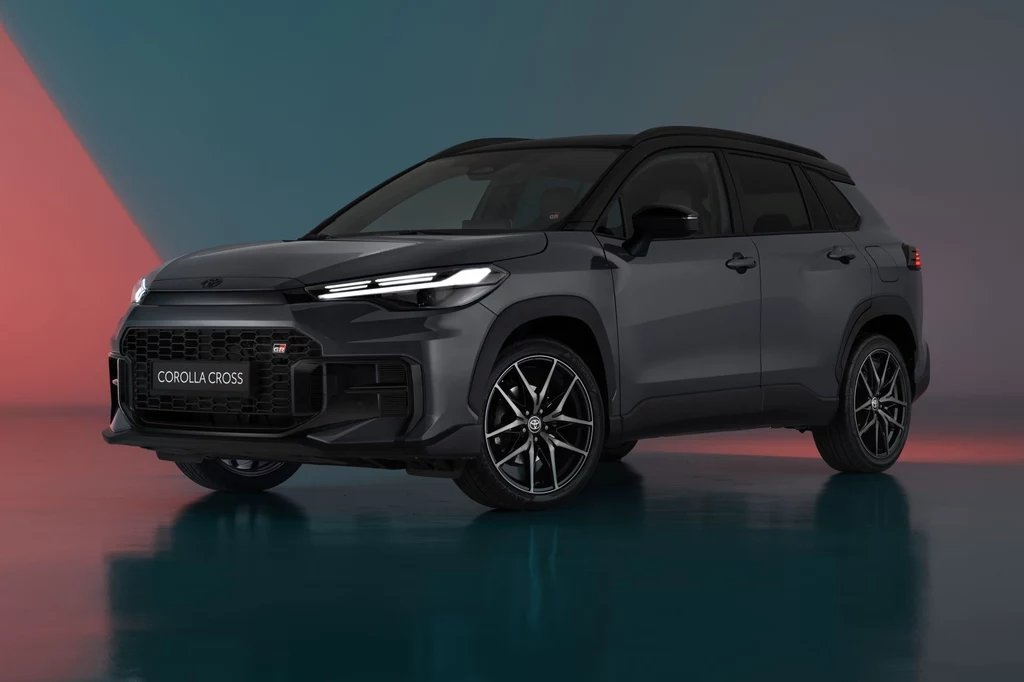 Toyota Corolla Cross po liftingu ma już polskie ceny. Klienci mogą liczyć na rabat. Toyota Corolla Cross po liftingu ma już polskie ceny. Klienci mogą liczyć na rabat.