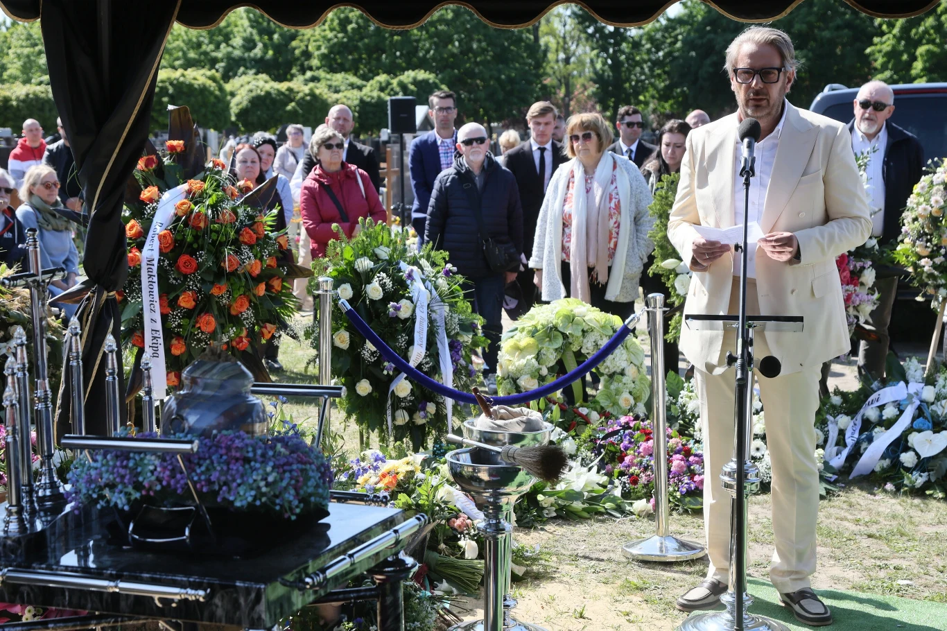 Pogrzeb Tomasza Jakubiaka: Wojciech Modest Amaro wygłosił mowę pożegnalną na cmentarzu