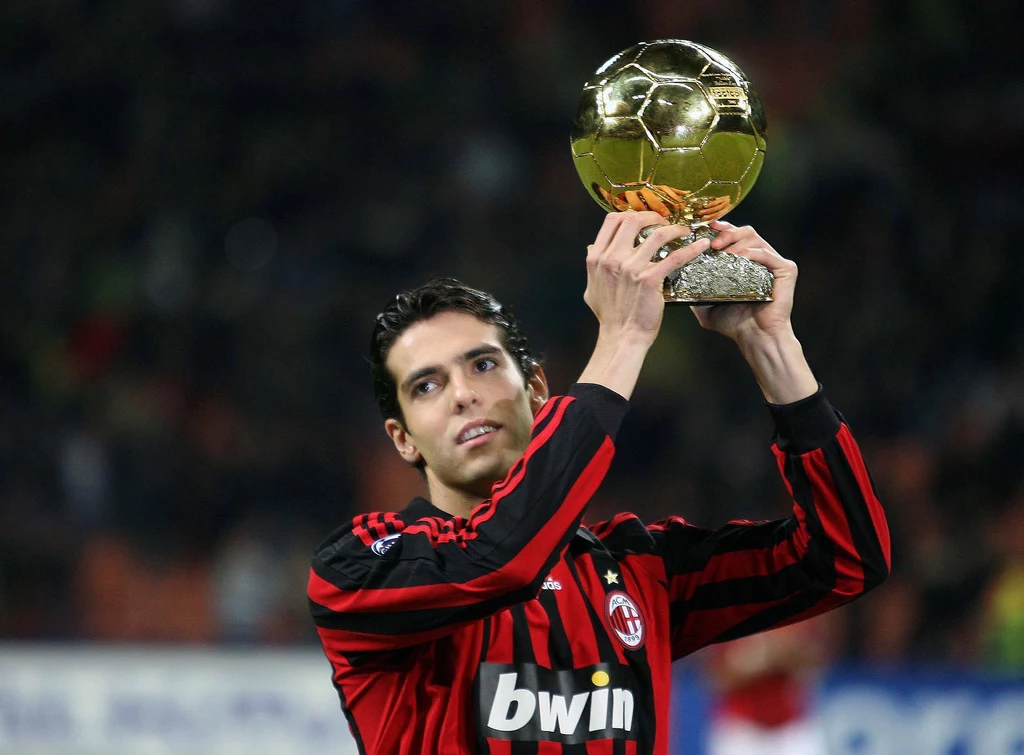 Kaka ze statuetką Ballon d'Or Kaka ze statuetką Ballon d'Or