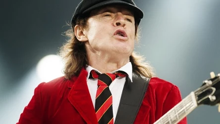Angus Young 