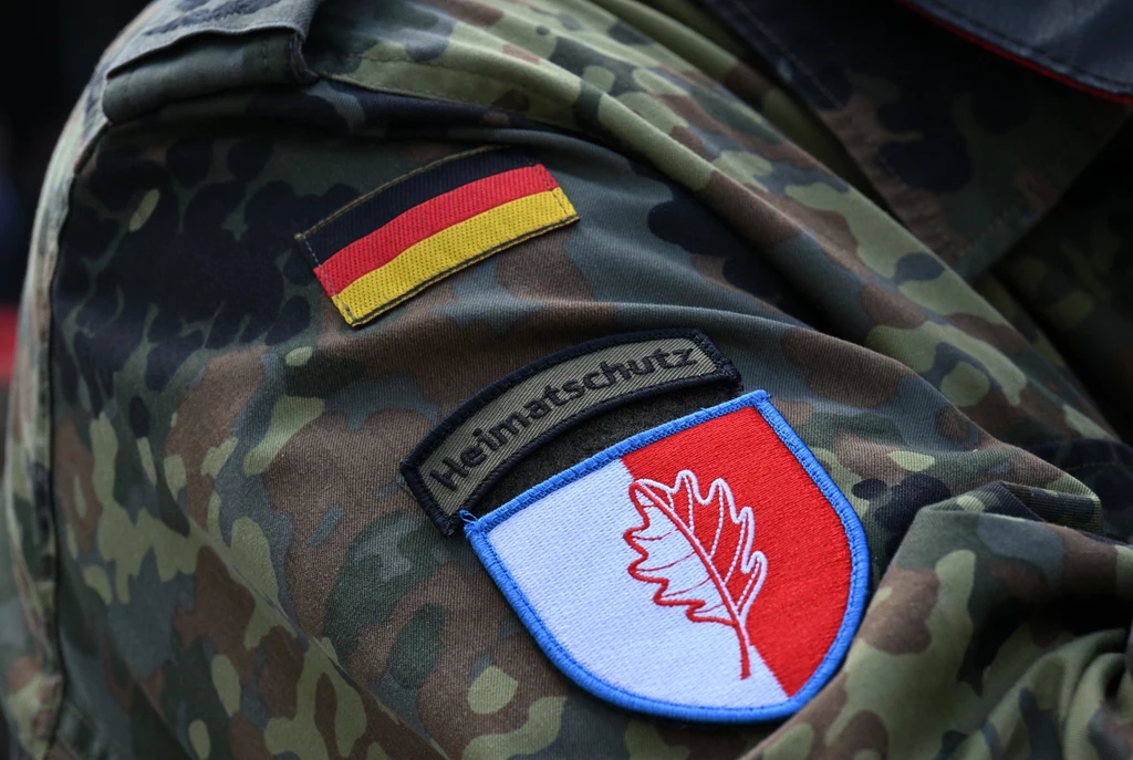 Polacy są zdziwieni widokiem pojazdów Bundeswehr w Polsce. Polacy są zdziwieni widokiem pojazdów Bundeswehr w Polsce.