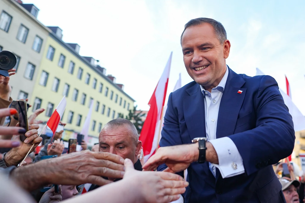 Karol Nawrocki, prezes Instytutu Pamięci Narodowej i kandydat PiS-u na prezydenta Karol Nawrocki uderzył w Donalda Tusk